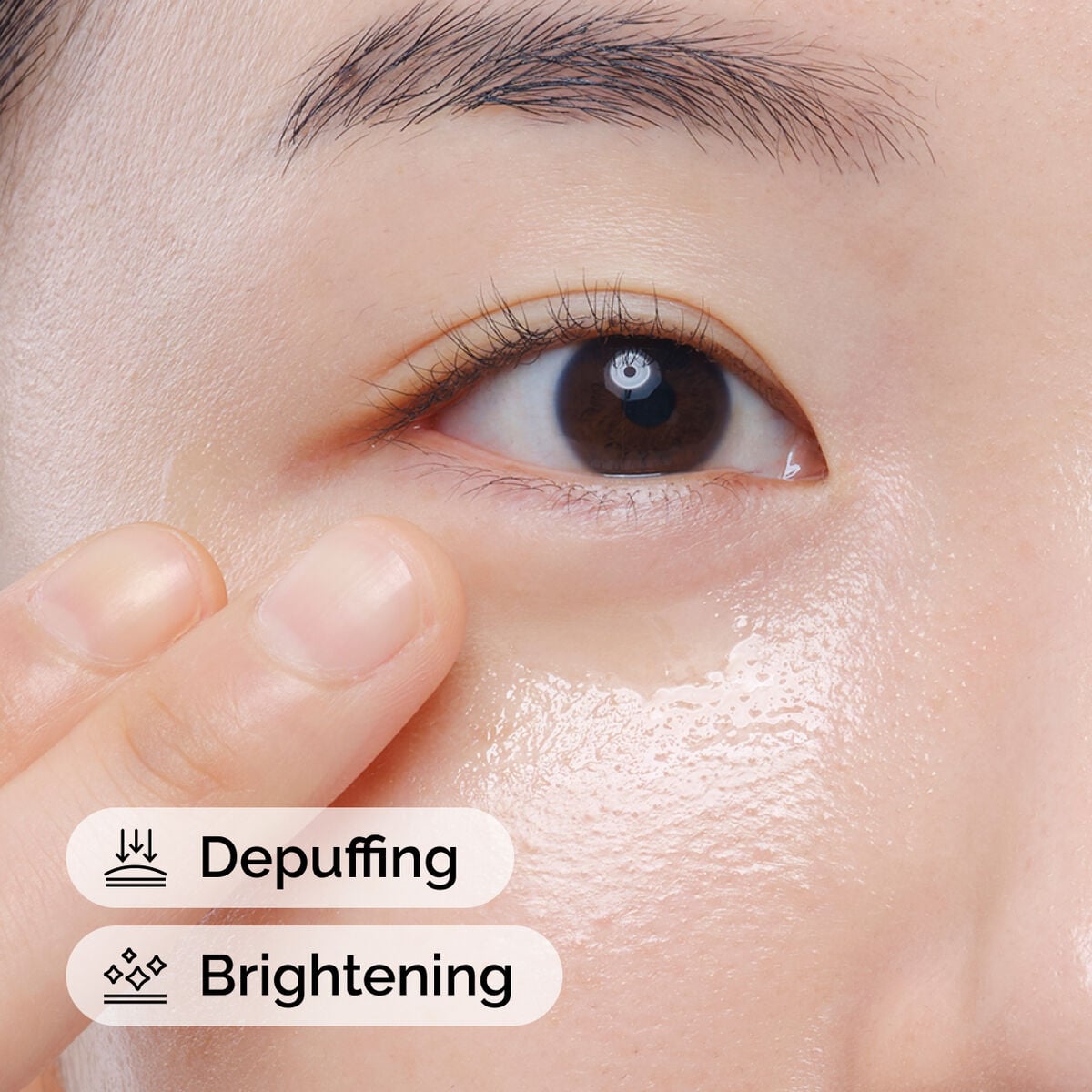 caffeine-solution-5-egcg-eye-serum-s1 ord-caffeine-solution-egcg-model-application-with-benefits.jpg